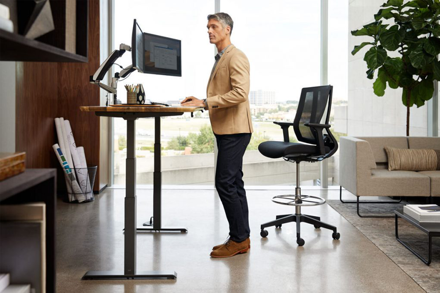 Making the Right Choice: When Selecting a Height-Adjustable Desk for Your Home Office